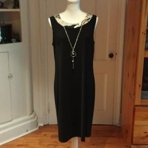 NEW R & M Richards Printed Collar Midi Dress